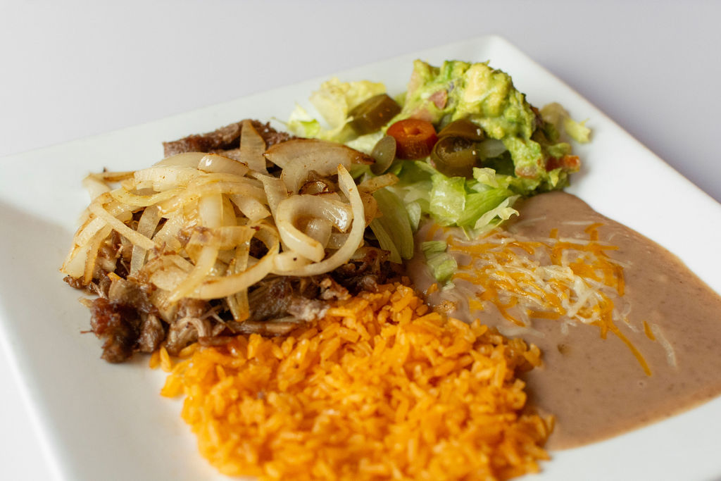 Lunch Carnitas Platter